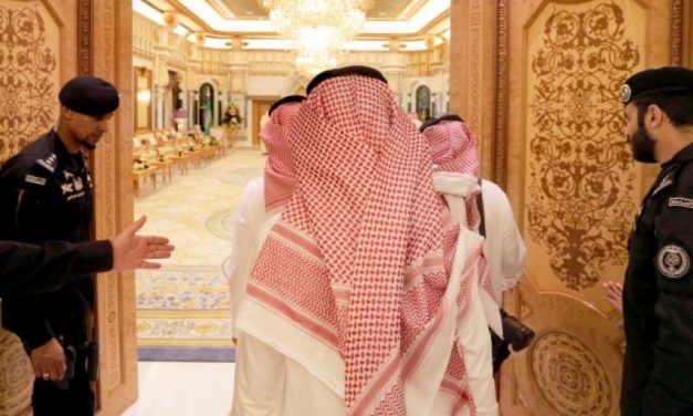 مجتهد في حوار مطوَّل: لو أعلن أحمد بن عبد العزيز نفسه ملكًا لبايعته العائلة فورًا