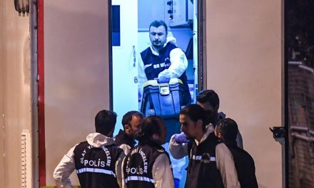الشرطة التركية تعثر على قميص وبنطال ممزقين في قمامة القنصلية السعودية