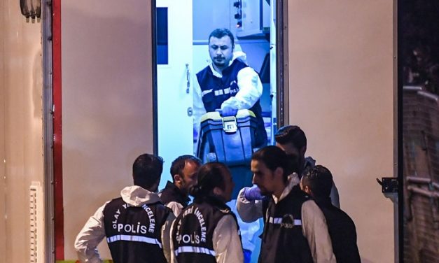 الشرطة التركية تعثر على قميص وبنطال ممزقين في قمامة القنصلية السعودية