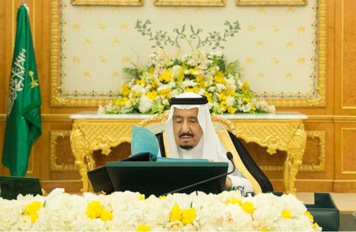 عجز غير متوقع بموازنة السعودية.. والملك يعد بإصلاح اقتصادي