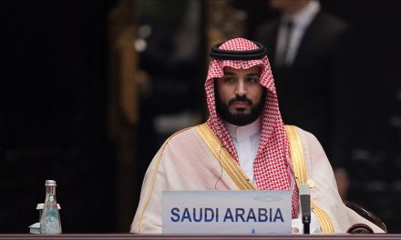 أكاديمي سعودي يكشف سبب تشكيل “ابن سلمان” لقوة التدخل السريع