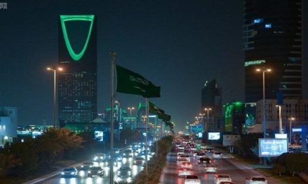 صافرات الإنذار في قلب الرياض والقلق يسيطر على السعوديين