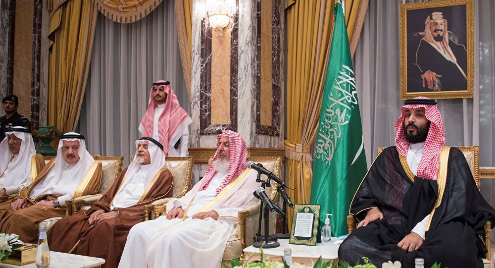الدين في بلاط الحكم السعودي.. القصة الكاملة لأوهام الإصلاح الديني في المملكة