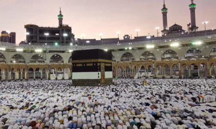 الاستخبارات السعودية تستطلع رأي الحجاج الوافدين بشأن وضع المملكة في العالم الإسلامي