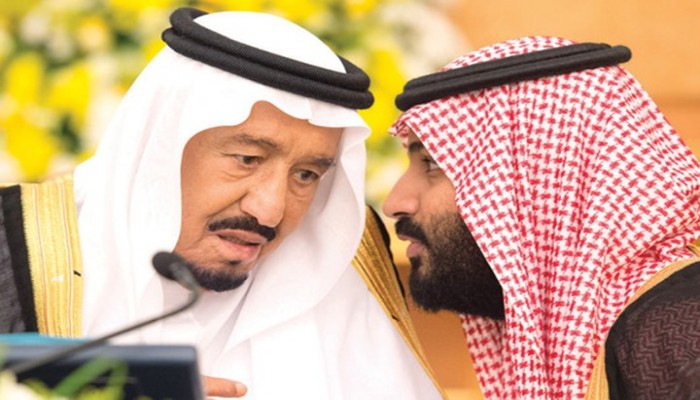 ناشط سعودي يكشف كيف عزل محمد بن سلمان الملك “سلمان” كليًا عن العالم