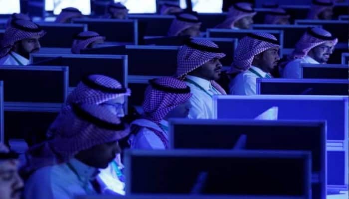 الذباب الإلكتروني السعودي يهاجم إعلامية بسبب تغريدة