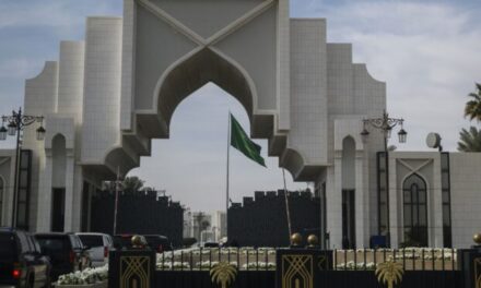 تقرير خاص.. الديوان الملكي السعودي بين الفساد والخيانة