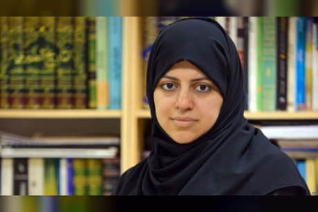 نجل الناشطة السعودية المعتقلة “نسيمة السادة” ينفى أنباء الإفراج عنها
