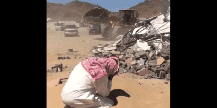 حالة غضب شعبي من هدم “ابن سلمان” للمساجد في جدة
