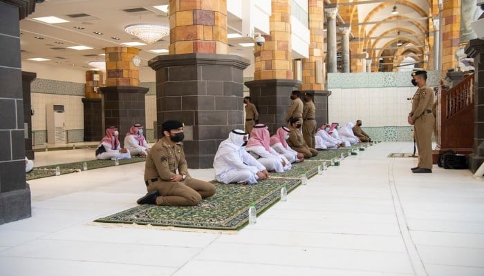 توجيهات رسمية بفصل العشرات من خطباء المساجد بالسعودية