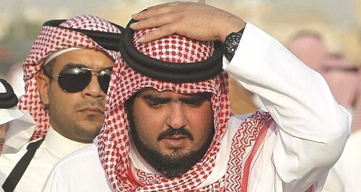 إجراءات انتقامية من “ابن سلمان” ضد أمير سعودي أساء لـ”ابن زايد”