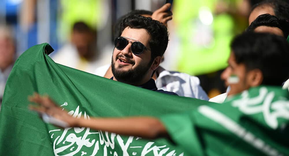 السعودية تتقدم بملف لاستضافة كأس العالم 2030.. وناشطون مستاؤون