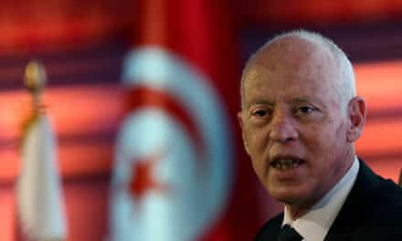 رغم خلافاتهما.. ما الذي يجمع أبو ظبي والرياض على دعم انقلاب تونس؟