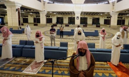 أنباء عن منع مجموعة من مشاهير القراء بـ”جدة” من الإمامة