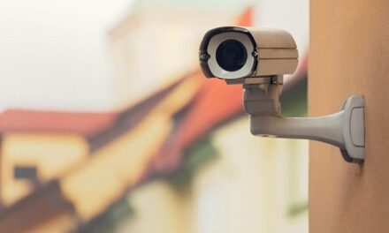 ترسيخًا للتجسس على المواطنين.. نظام كاميرات المراقبة الأمنية يثير مخاوف حقوقية بالسعودية