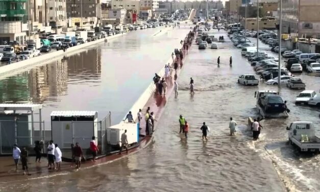 السعودية: غرق الأحياء والمدن يتكرر وتطفو ملفات الفساد الحكومية