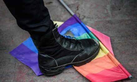 تقرير: سماح السعودية للسياح المثليين يتماشى مع تغيراتها الاجتماعية الأخيرة!