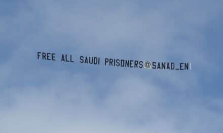 منظمة سند تقيم فعالية في ملعب نيوكاسل يونايتد بلندن للمطالبة بالإفراج عن المعتقلين السعوديين